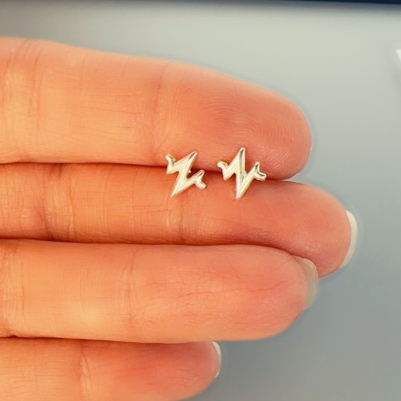 Sterling Silver Heart Beat Stud Pulse Earrings - Picture 9 of 9